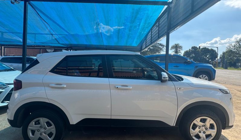
								Hyundai Venue 2022 full									