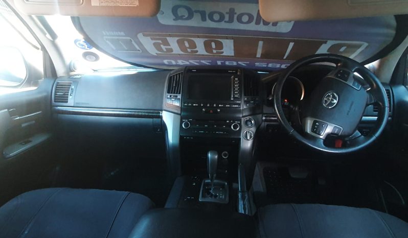
								2009 Toyota Landcruiser 200 full									
